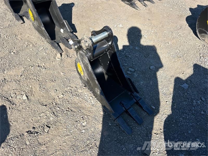 Trojan 35CL 12 in Digging Excavator Bucket - Fits 40mm Ca Buckets