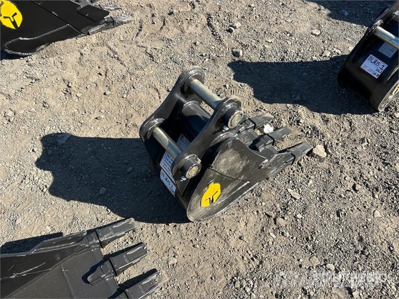 Trojan 35CL 12 in Digging Excavator Bucket - Fits 40mm Ca Buckets