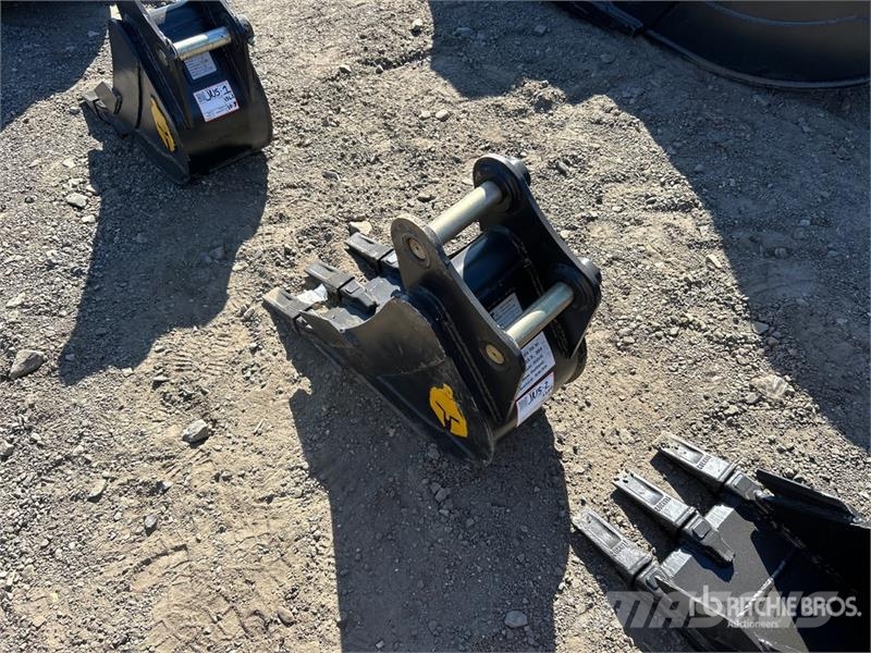 Trojan 35CL 12 in Digging Excavator Bucket - Fits 40mm Ca Buckets