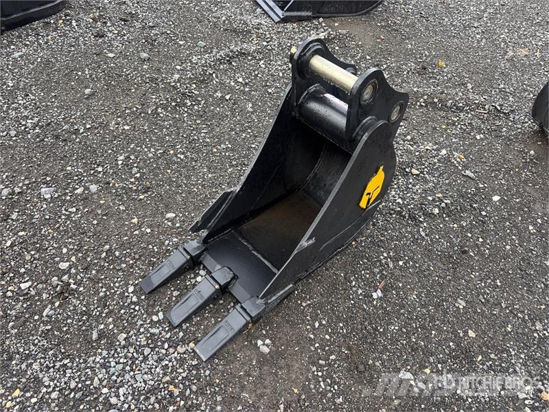 Trojan 35CL 12 in Digging Excavator Bucket - Fits 40mm Ca Buckets