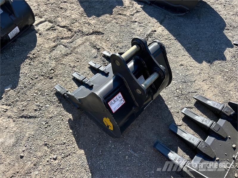 Trojan 35CL 24 in Digging Excavator Bucket - Fits 40mm Ca Buckets