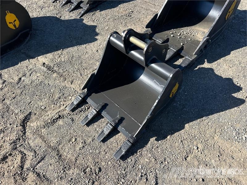 Trojan 35CL 24 in Digging Excavator Bucket - Fits 40mm Ca Buckets