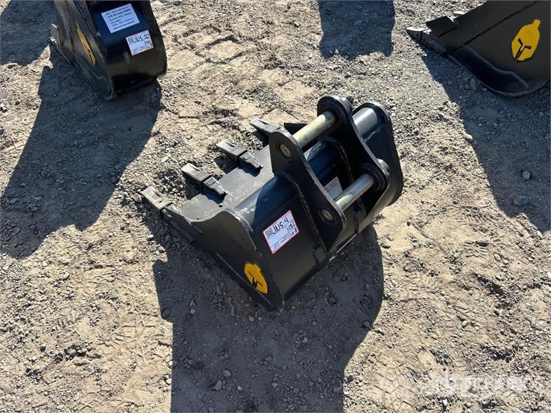 Trojan 35CL 24 in Digging Excavator Bucket - Fits 40mm Ca Buckets