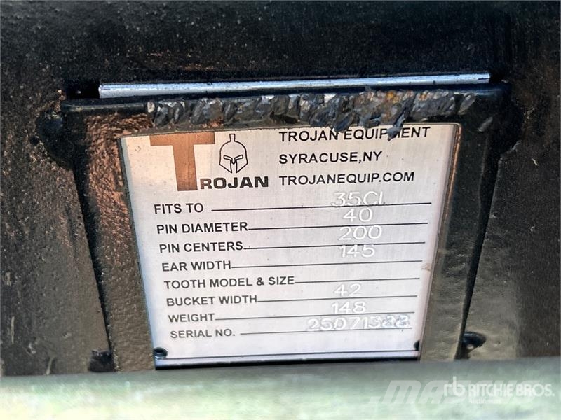 Trojan 35CL 42 in Cleanup Excavator Bucket - Fits 40mm Ca Buckets