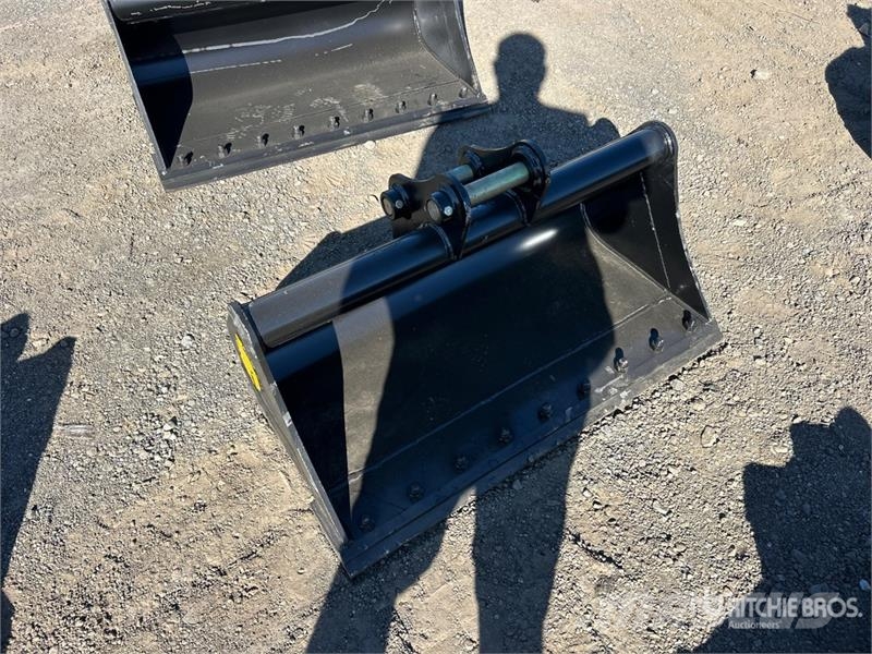 Trojan 35CL 42 in Cleanup Excavator Bucket - Fits 40mm Ca Buckets