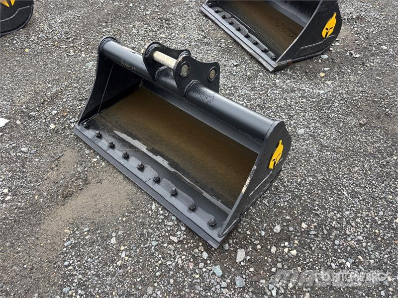 Trojan 35CL 42 in Cleanup Excavator Bucket - Fits 40mm Ca Buckets