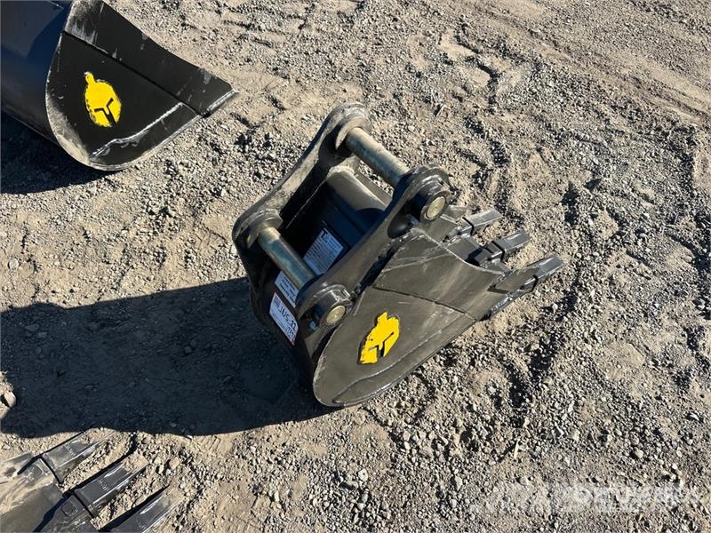 Trojan 50CL 12 in Digging Excavator Bucket - Fits 45mm Ca Buckets