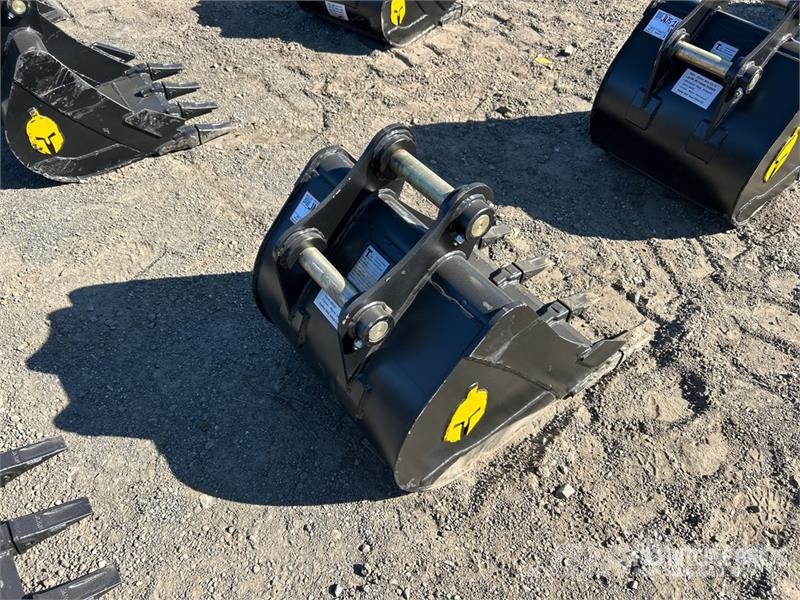 Trojan 50CL 24 in Digging Excavator Bucket - Fits 45mm Ca Buckets