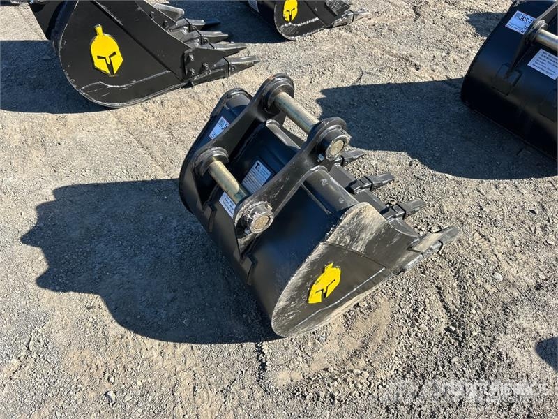 Trojan 50CL 24 in Digging Excavator Bucket - Fits 45mm Ca Buckets