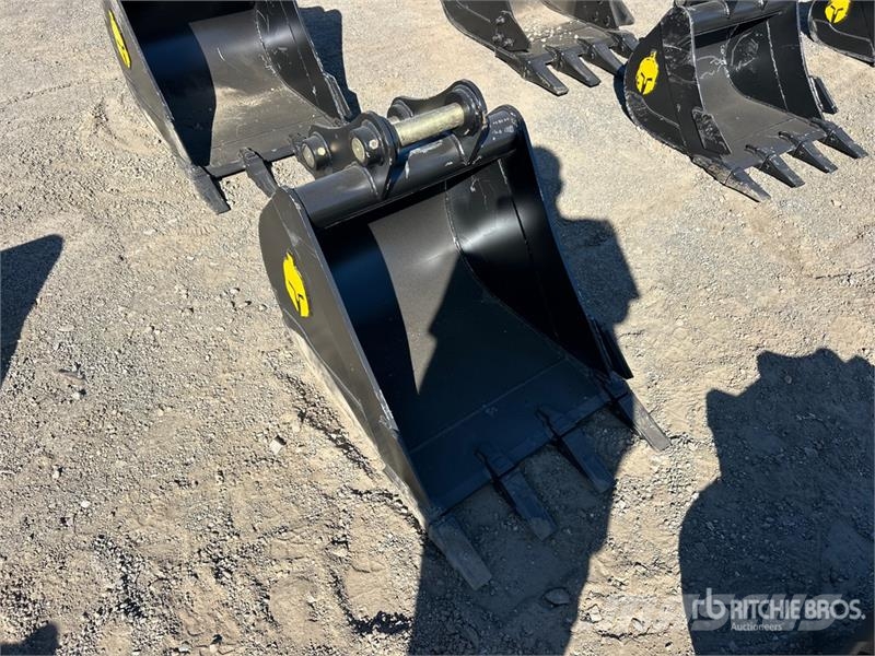 Trojan 50CL 24 in Digging Excavator Bucket - Fits 45mm Ca Buckets