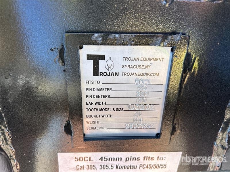 Trojan 50CL 24 in Digging Excavator Bucket - Fits 45mm Ca Buckets
