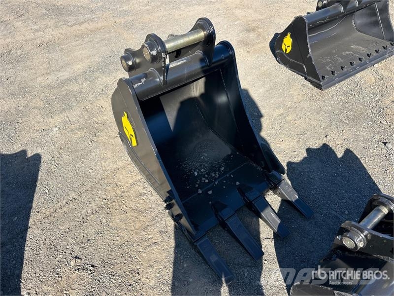 Trojan 80CL 24 in Digging Excavator Bucket - Fits Cat 307 Buckets