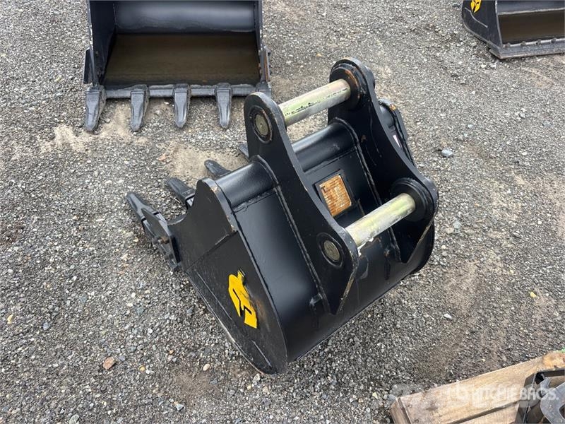 Trojan 80CL 24 in Excavator Bucket - Fits 50mm Cat 307/30 Buckets