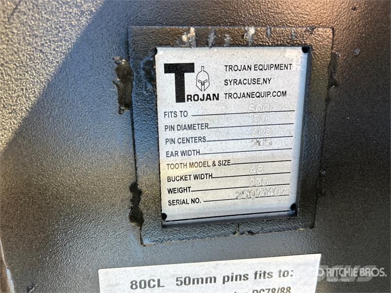 Trojan 80CL 48 in Cleanup Excavator Bucket - Fits Cat 307 Kašike / Korpe