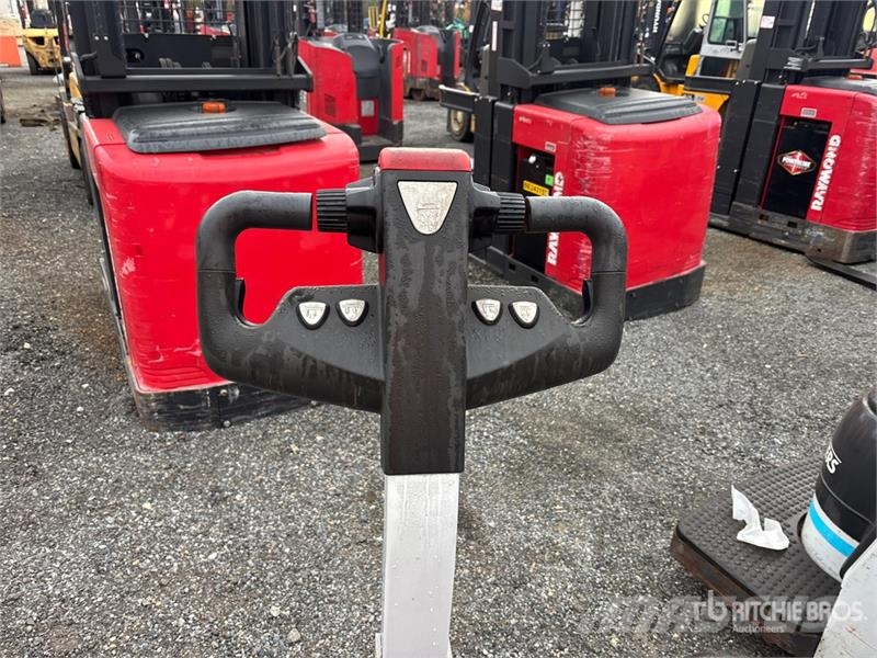 UniCarriers RPX60B 6000 lb Electric Pallet Jack شاحنة يدوية بمنصة نقالة