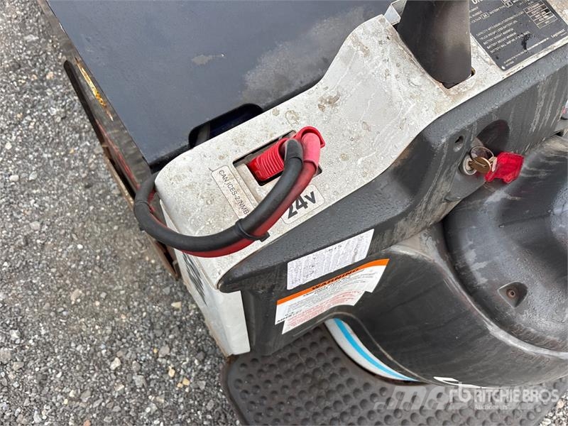 UniCarriers RPX60B 6000 lb Electric Pallet Jack Ручные гидравлические тележки