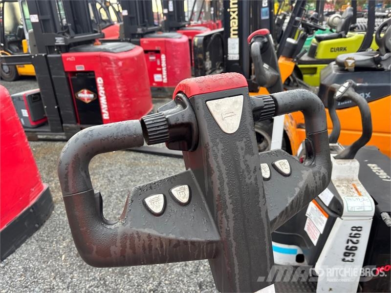 UniCarriers RPX60B 6000 lb Electric Pallet Jack Ручные гидравлические тележки