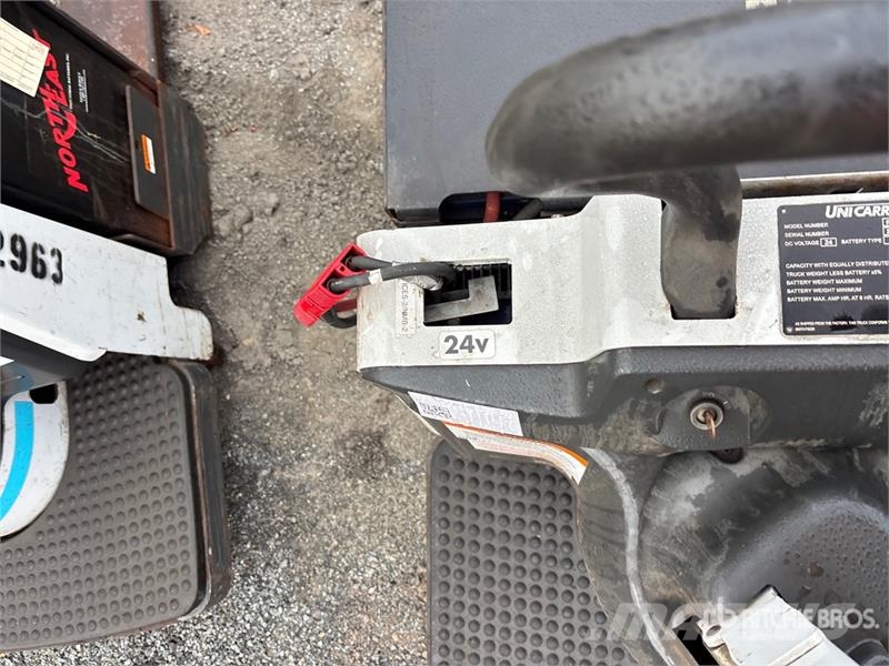 UniCarriers RPX60B 6000 lb Electric Pallet Jack Ручные гидравлические тележки