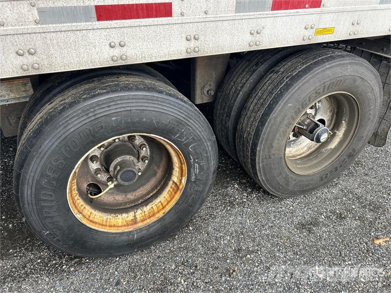Utility 36 ft x 102 in T/A Van Trailer Dengtos priekabos