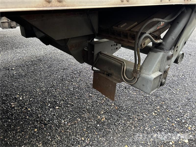 Utility 48 ft x 102 in T/A Van Trailer Dengtos priekabos