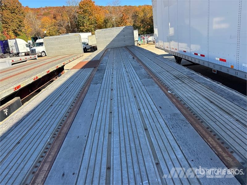 Utility FS2CHA 40 ft T/A Flatbed Trailer Platformas/izkraušana no sāniem