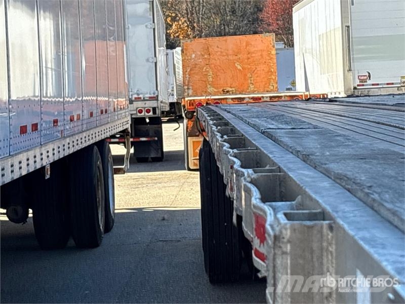 Utility FS2CHA 40 ft T/A Flatbed Trailer Platformas/izkraušana no sāniem