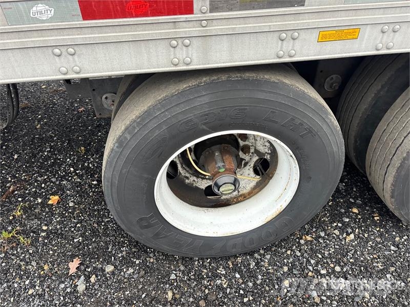 Utility VS2RA 48 ft x 102 in T/A Refrigerated Trailer 冷凍冷蔵トレーラー