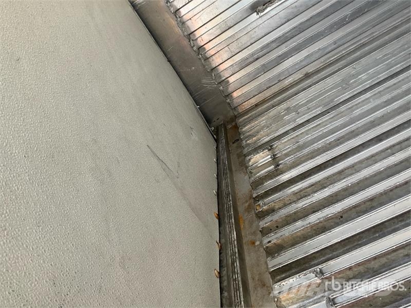 Utility VS2RA 53 ft x 102 in T/A Refrigerated Trailer Puspriekabės su izoterminiu kėbulu