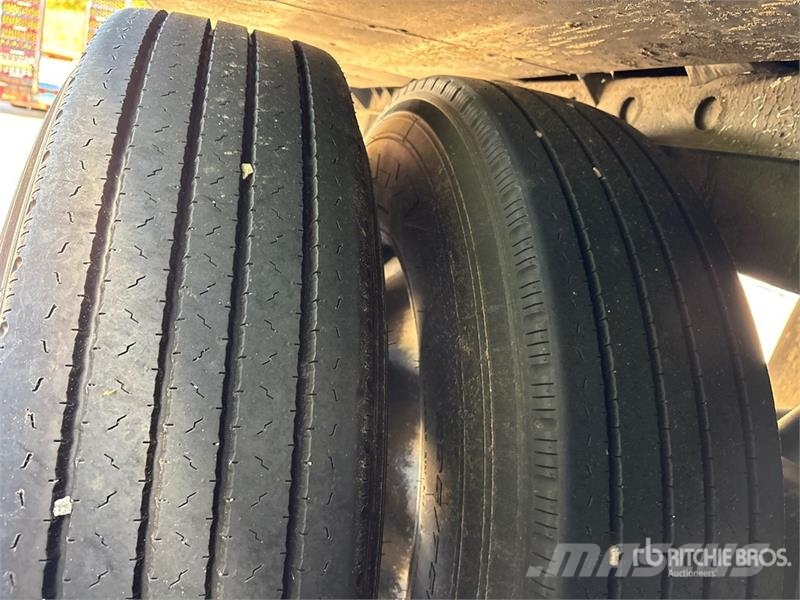 Utility VS2RA 53 ft x 102 in T/A Refrigerated Trailer Hladilne polprikolice