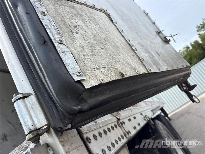Utility VS2RA 53 ft x 102 in T/A Refrigerated Trailer Puspriekabės su izoterminiu kėbulu