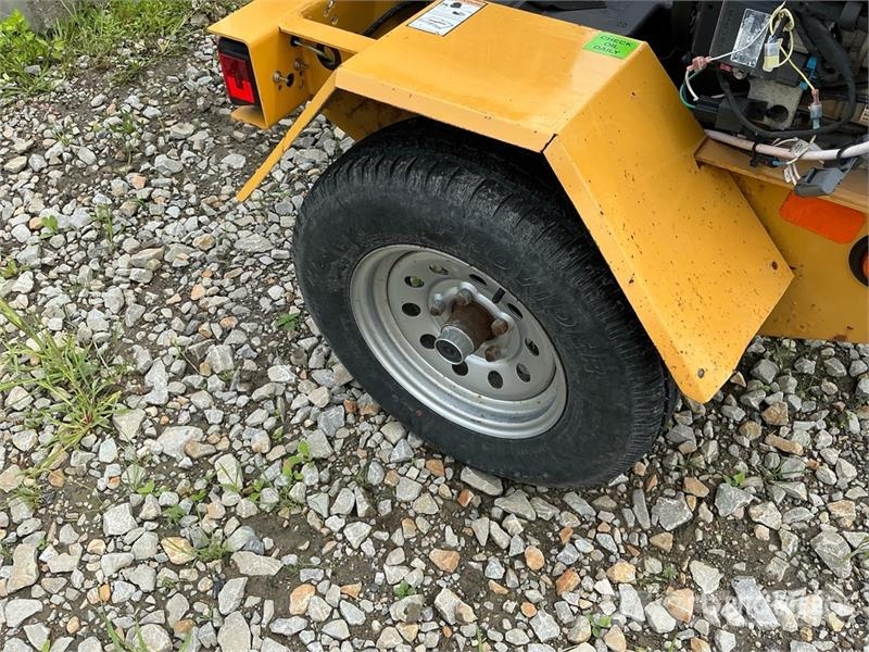 Vermeer BC700XL Tow-Behind Wood Chipper Broyeur de végétaux