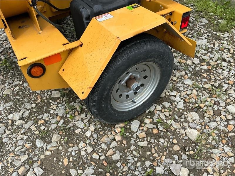 Vermeer BC700XL Tow-Behind Wood Chipper Broyeur de végétaux