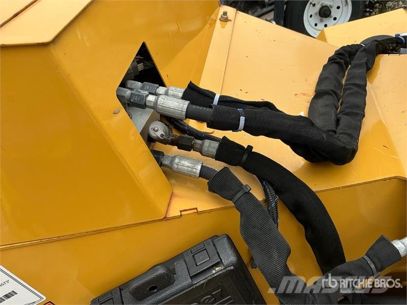 Vermeer BC700XL Tow-Behind Wood Chipper Broyeur de végétaux
