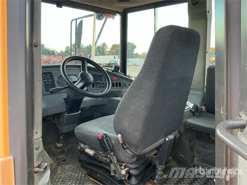 Volvo A35D アーティキュレート式ダンプトラック