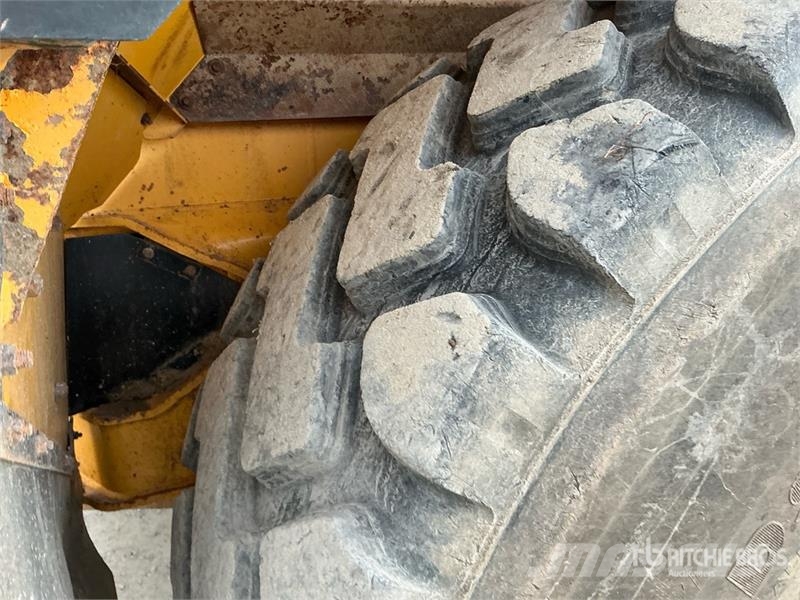 Volvo A35D アーティキュレート式ダンプトラック