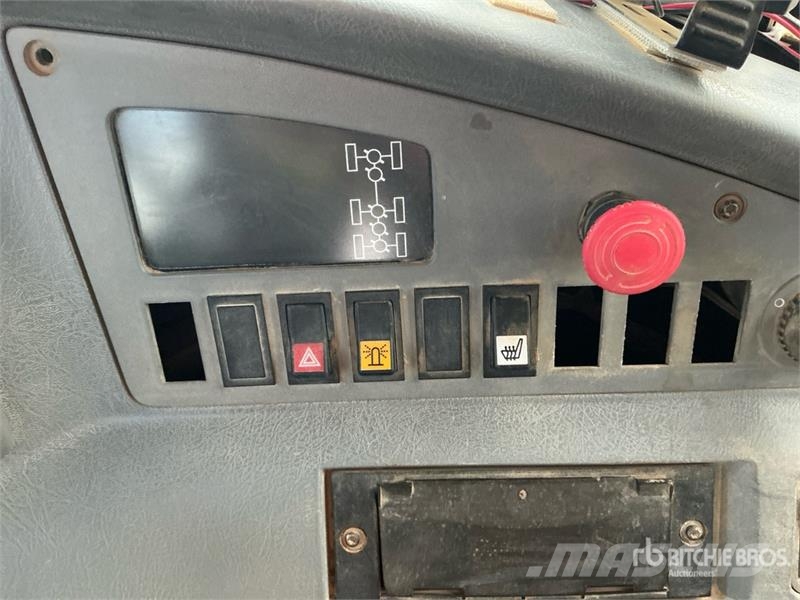 Volvo A35D アーティキュレート式ダンプトラック