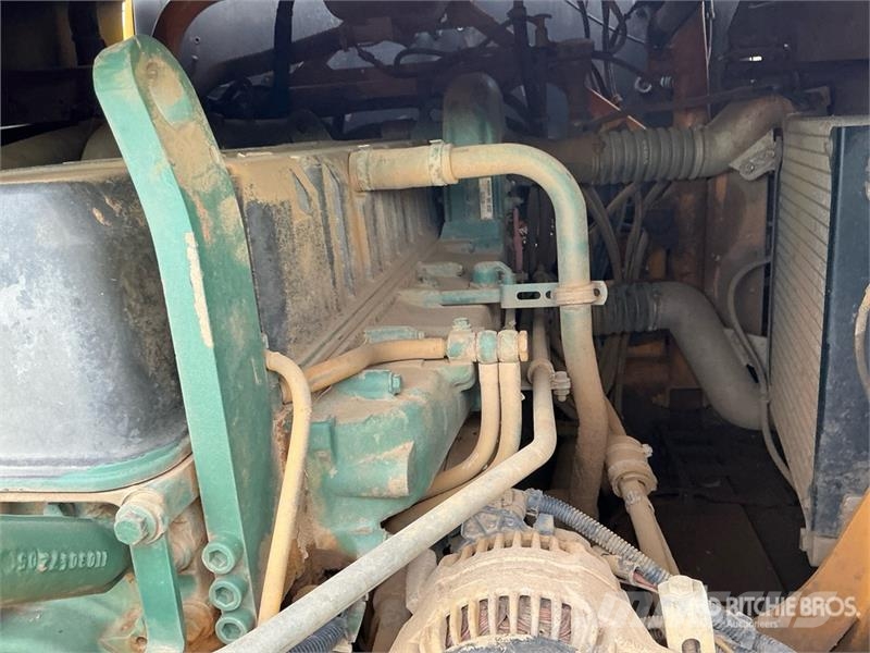 Volvo A35D アーティキュレート式ダンプトラック