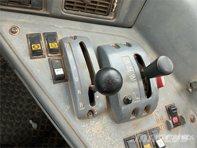 Volvo A35D アーティキュレート式ダンプトラック