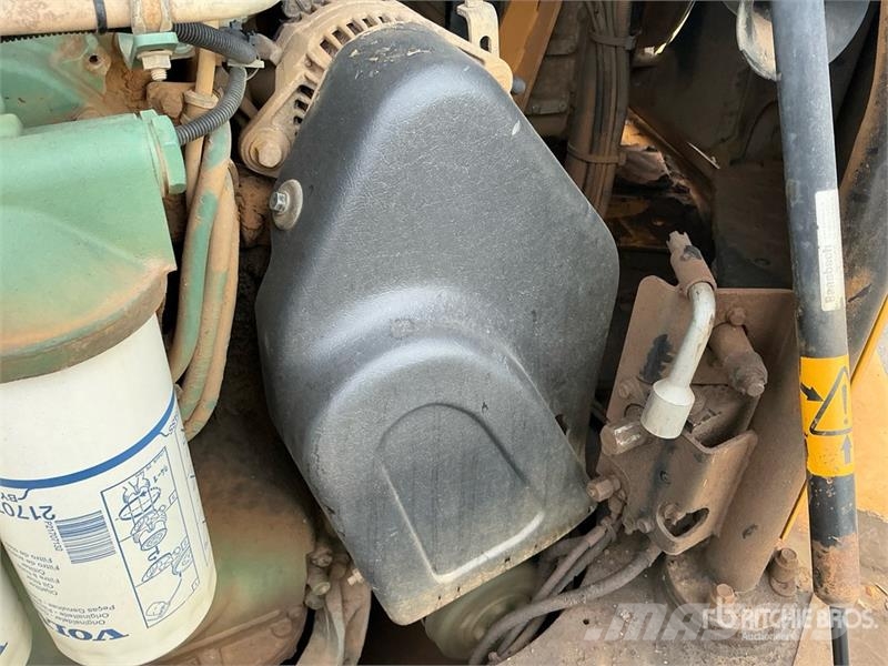 Volvo A35D アーティキュレート式ダンプトラック