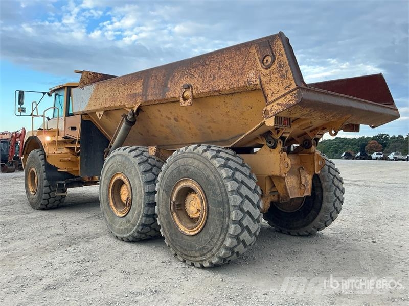 Volvo A35D アーティキュレート式ダンプトラック