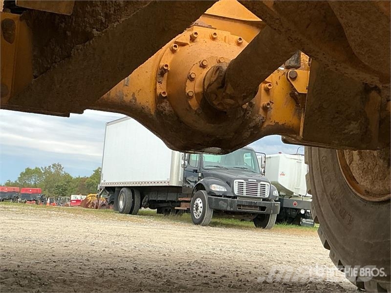 Volvo A35D アーティキュレート式ダンプトラック