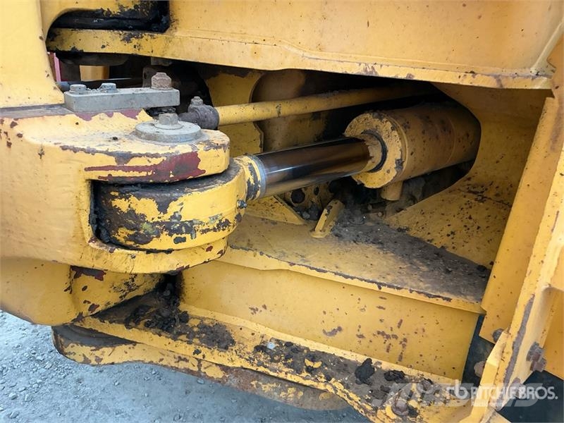 Volvo A35D アーティキュレート式ダンプトラック