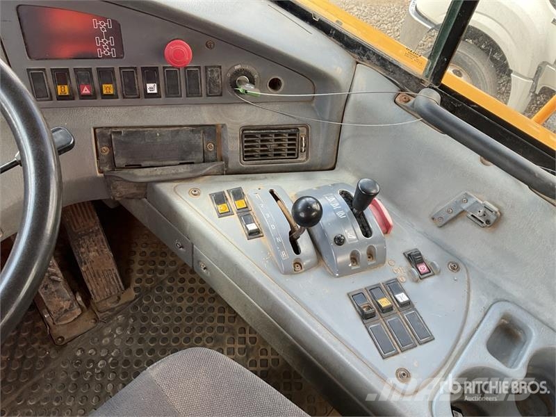 Volvo A35D ساحبات مفصلية
