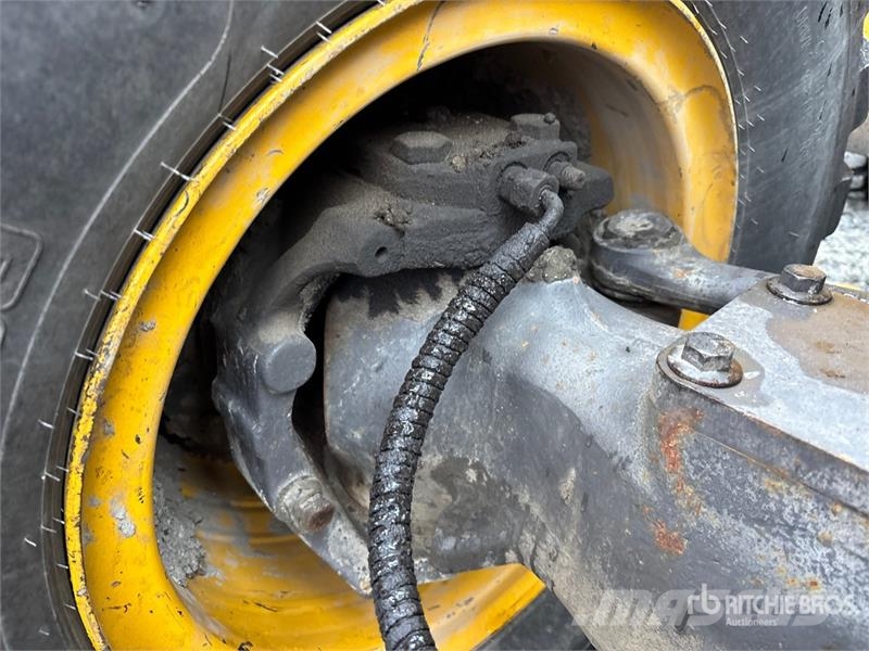 Volvo EC210LC Wheel Excavator 轮式挖掘机
