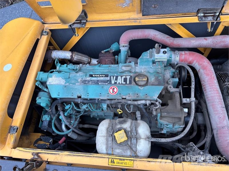Volvo EC210LC Wheel Excavator 轮式挖掘机