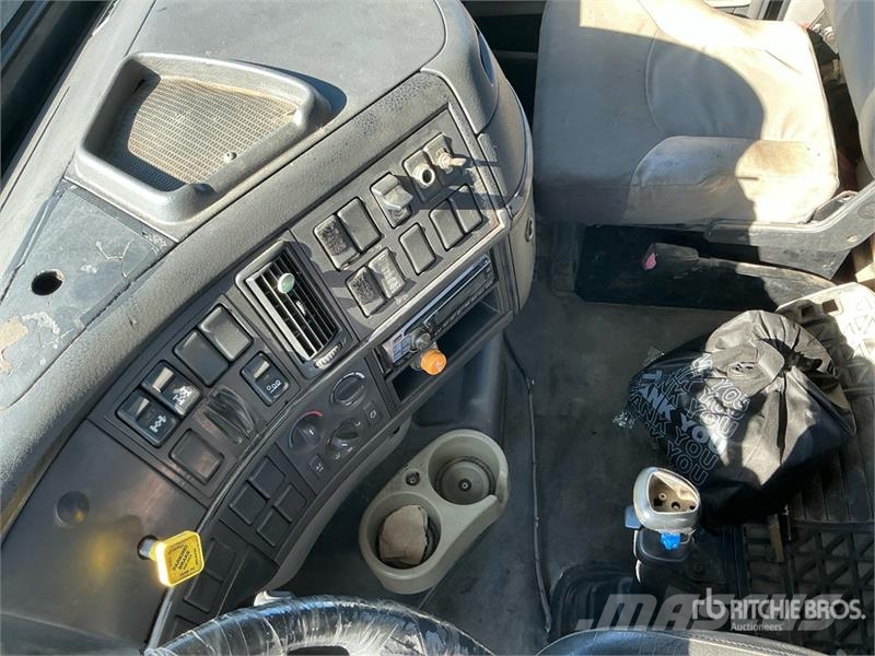 Volvo FE Platformas/izkraušana no sāniem