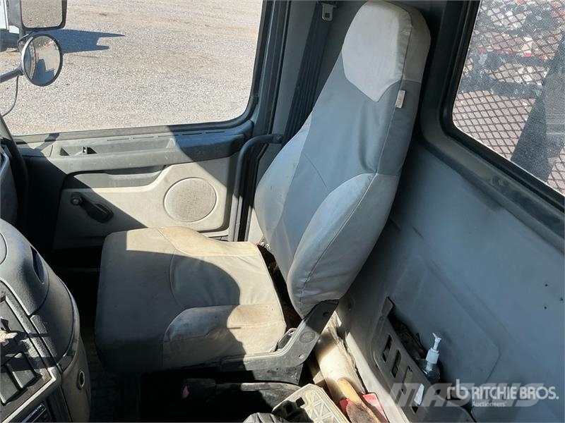 Volvo FE Platformas/izkraušana no sāniem