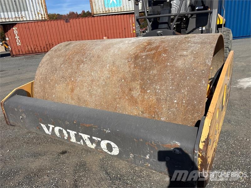 Volvo SD115B Smooth Drum Compactor 单轮压路机