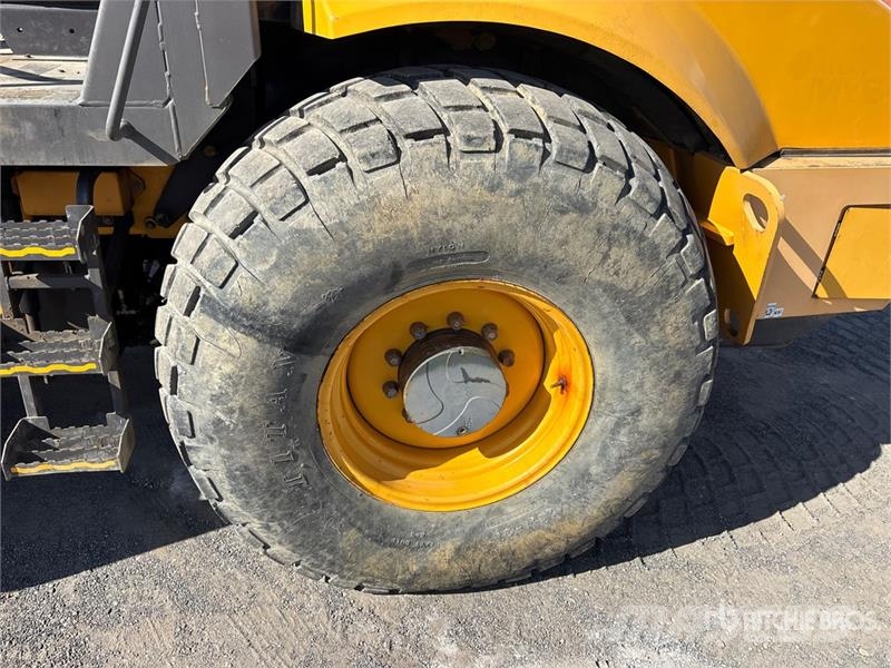 Volvo SD115B Smooth Drum Compactor 单轮压路机