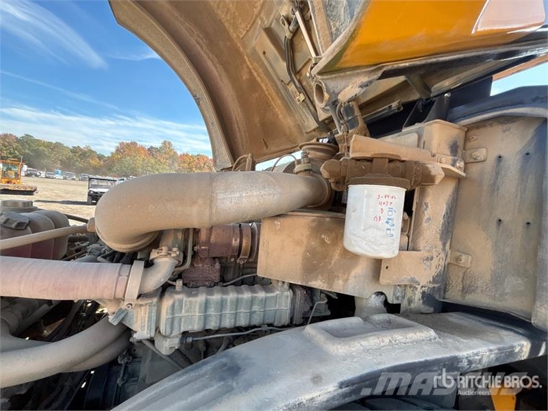 Volvo SD115B Smooth Drum Compactor 单轮压路机